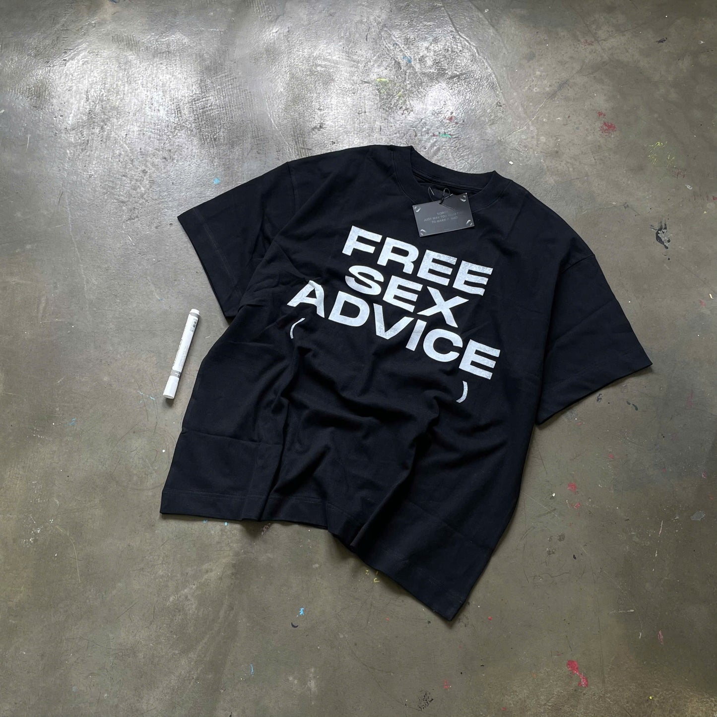 Áo thun sex advice - KMC "Chuyen gia tinh duc" Black Regular T-shirt