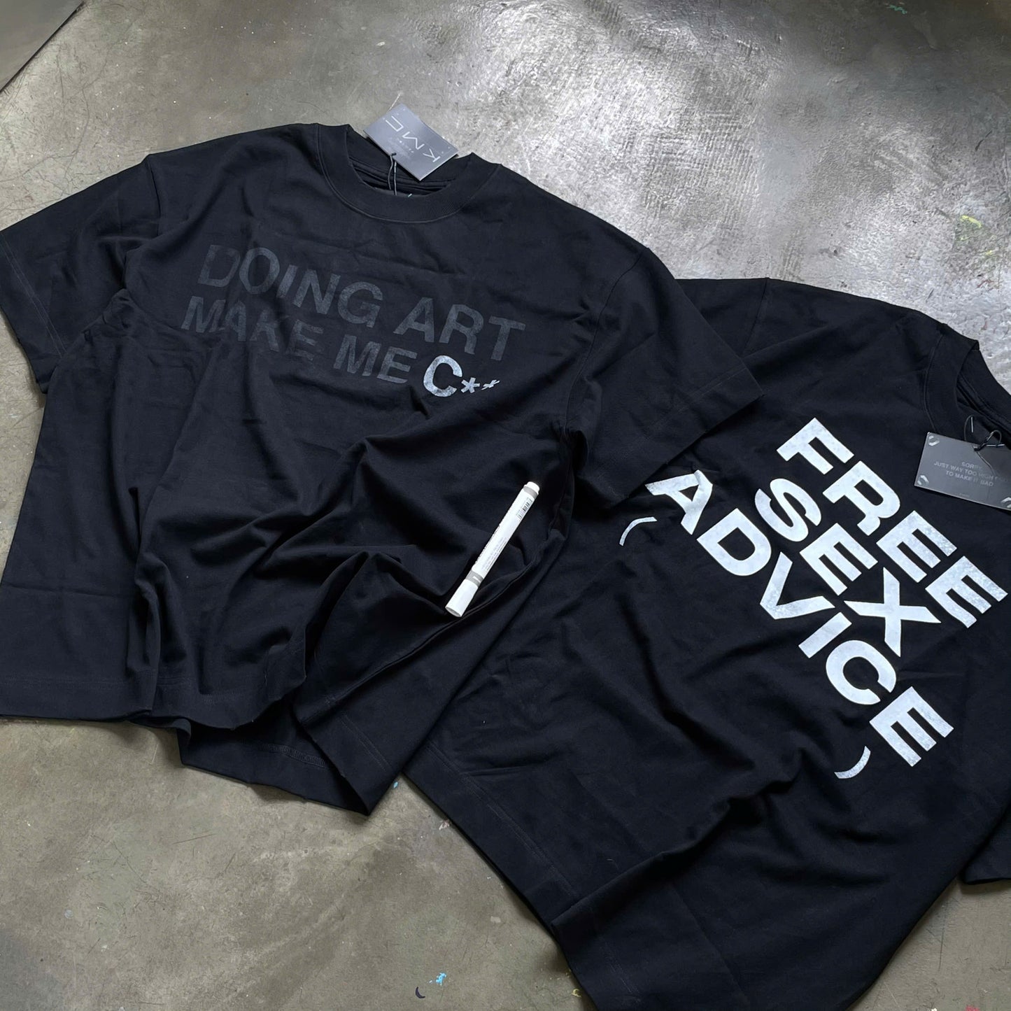 Áo thun sex advice - KMC "Chuyen gia tinh duc" Black Regular T-shirt